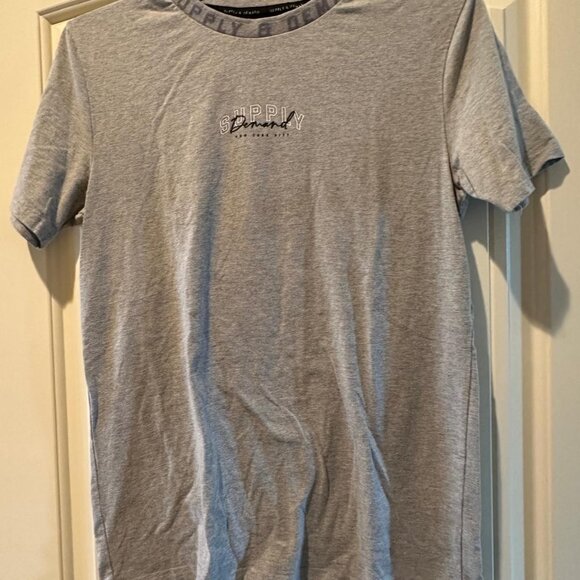 LIGHTLY USED SUPPLY AND DEMAND Mens T-shirt - Size M Medium - Picture 1 of 5